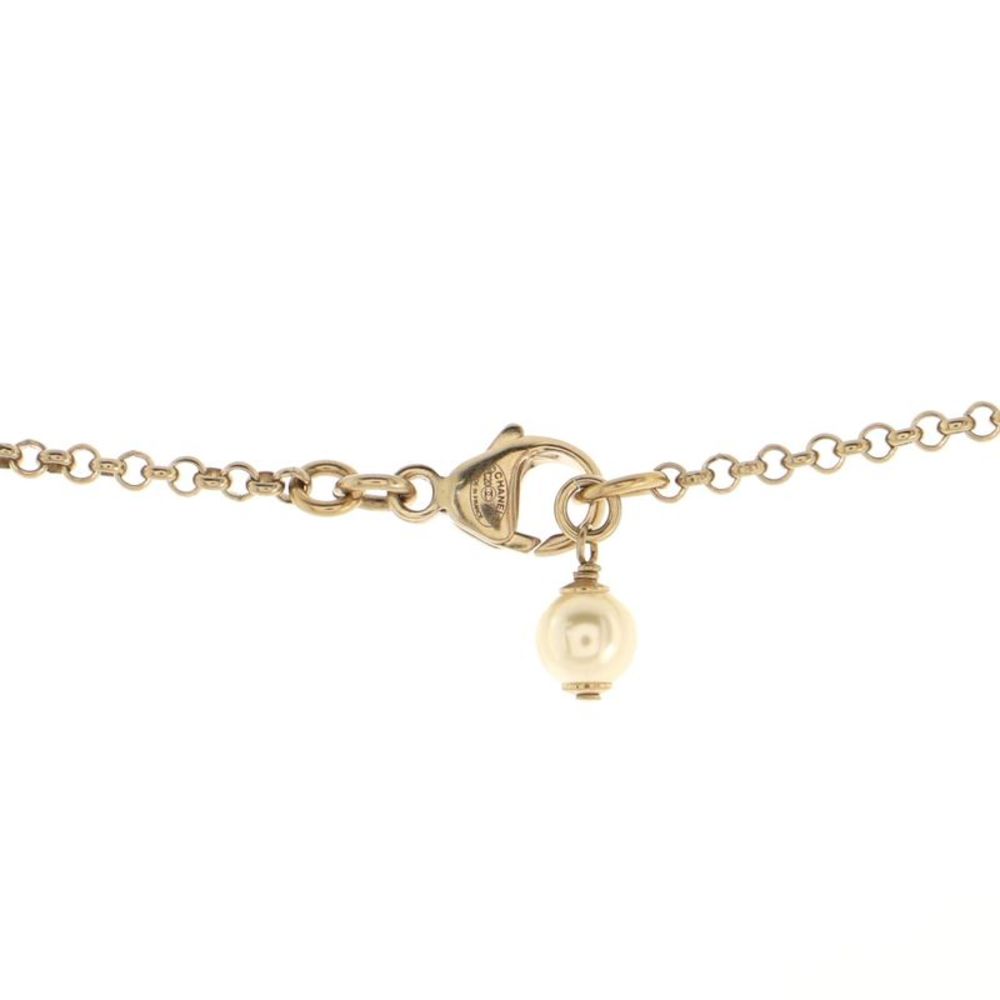 Chanel CC Round Pendant Necklace Metal with Crystals, Faux Pearls and Beads Gold - Picture 4 of 4